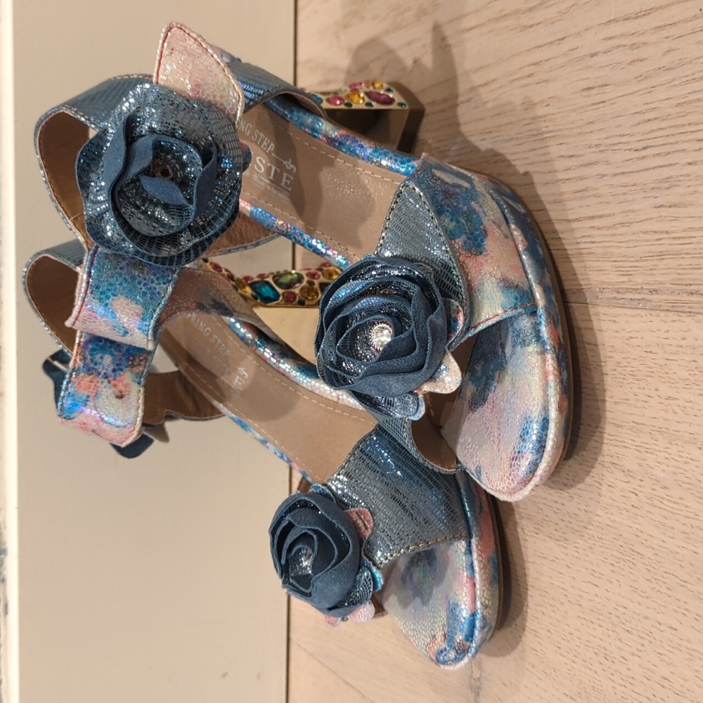 L'Artiste Spring Step Everley